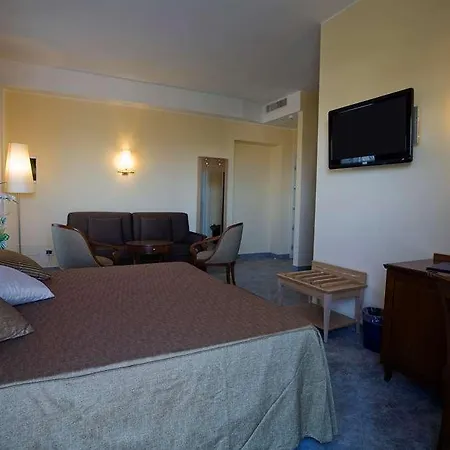 Tirreno Hotel 4*